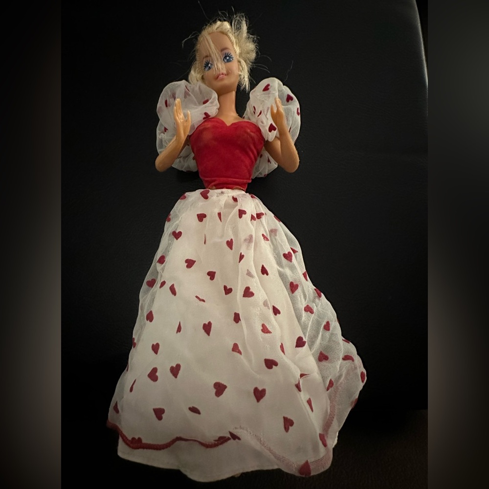 Barbie doll dresses- 8 outfits- Barbie is not included, only outfits